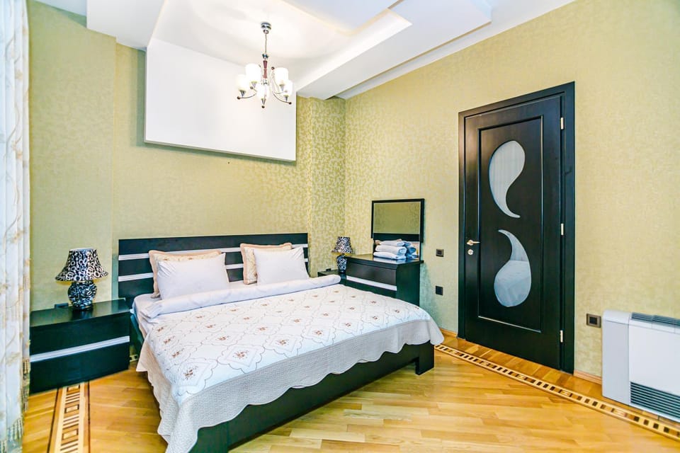 Bed, TV and multimedia, Bedroom, flat iron, heating, towels, wardrobe, air conditioner