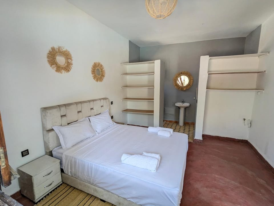 Bed, Photo of the whole room, Bedroom, towels, wardrobe