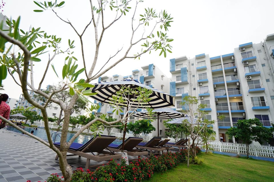Property building, Swimming pool