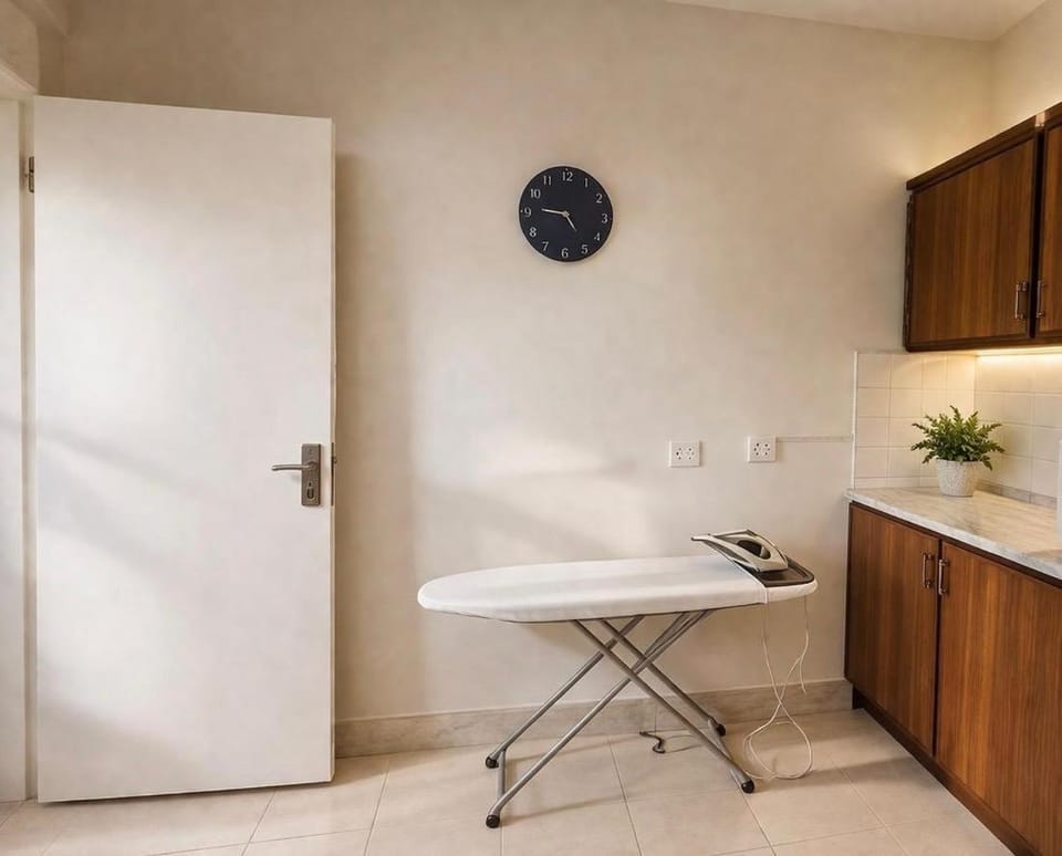flat iron, microwave