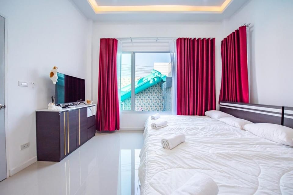 Aqua Bliss Pool Villa Villa in Pattaya City