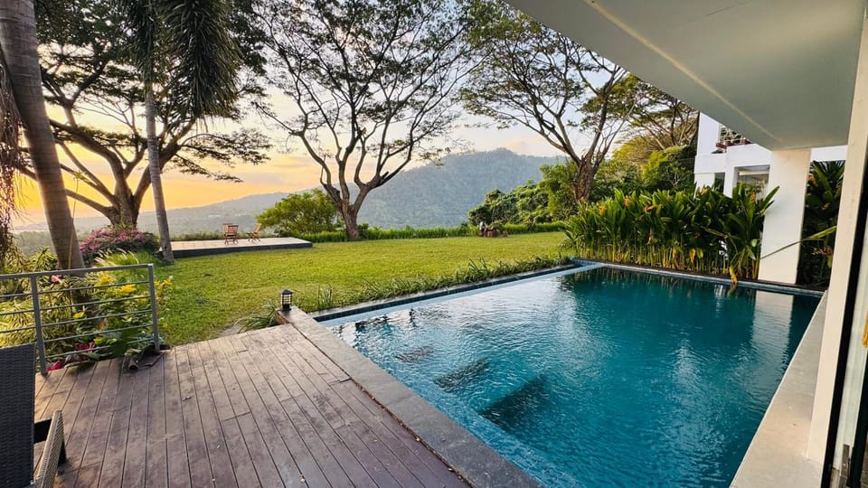 Garden view, Mountain view, Pool view