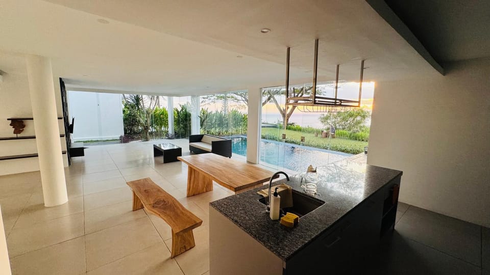 View (from property/room), Balcony/Terrace, Seating area, Dining area, Pool view, Swimming pool, sunbed