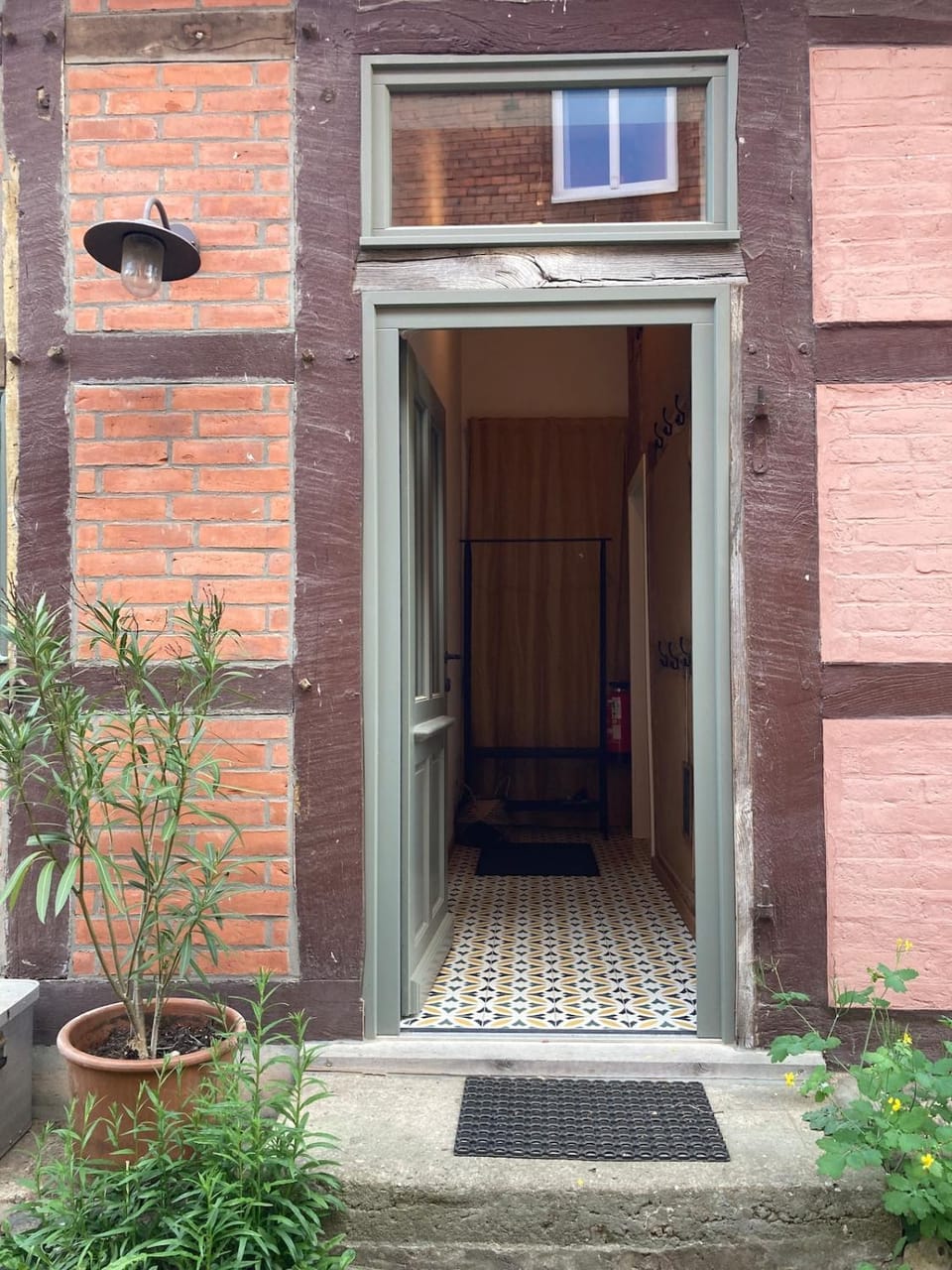 Facade/entrance