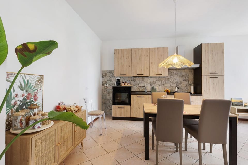 Property building, Kitchen or kitchenette, Living room