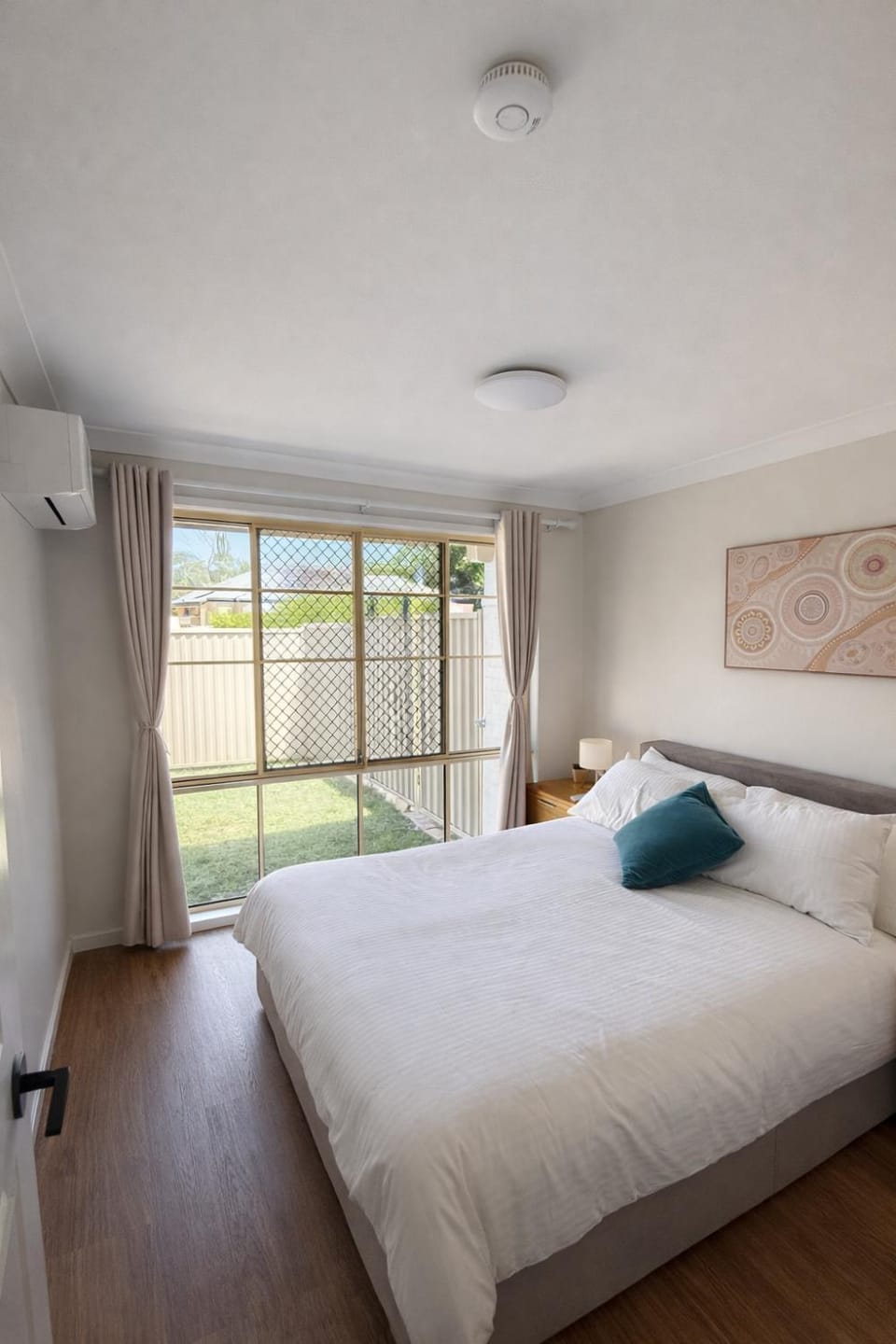 Family & Pet-Friendly 4BR Home Freshly Renovated near Transport & Malls Apartment in Brisbane