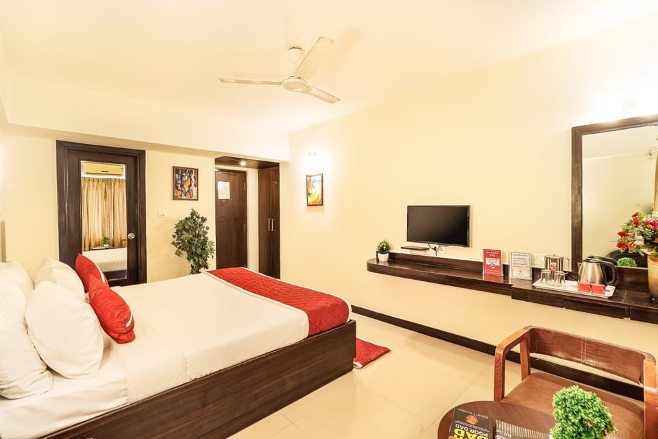 Bed, TV and multimedia, Photo of the whole room