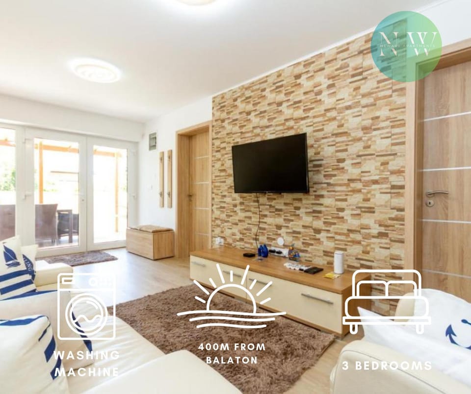 Communal lounge/ TV room, TV and multimedia, Living room, Evening entertainment