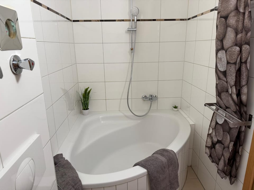 Komfort Studio-Apartment mit Küche & Balkon Apartment in Offenbach