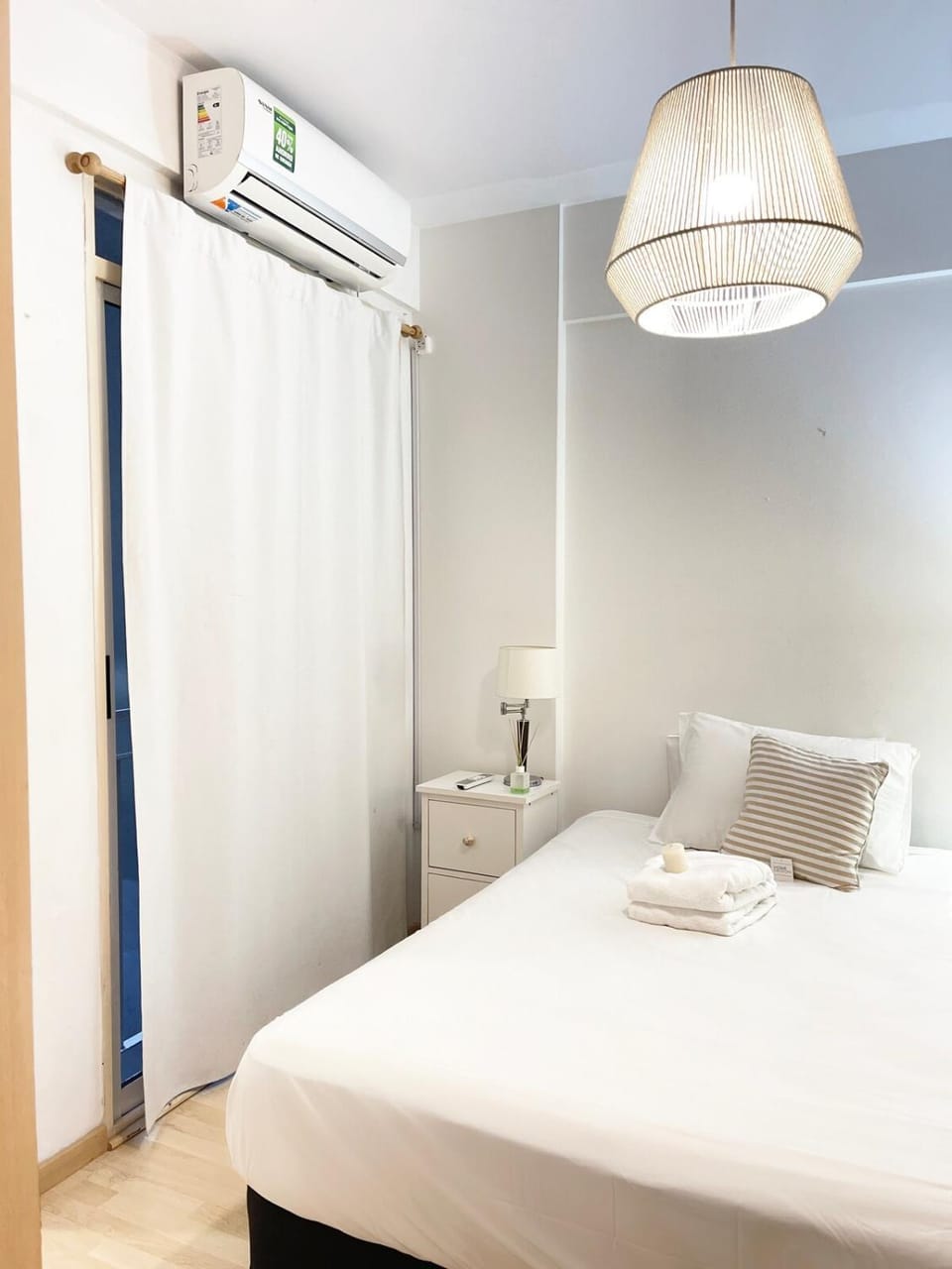 Bedroom, air conditioner