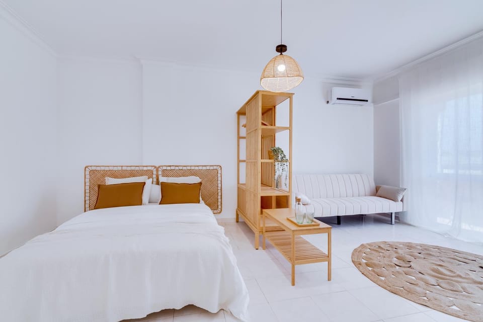 Bed, Living room