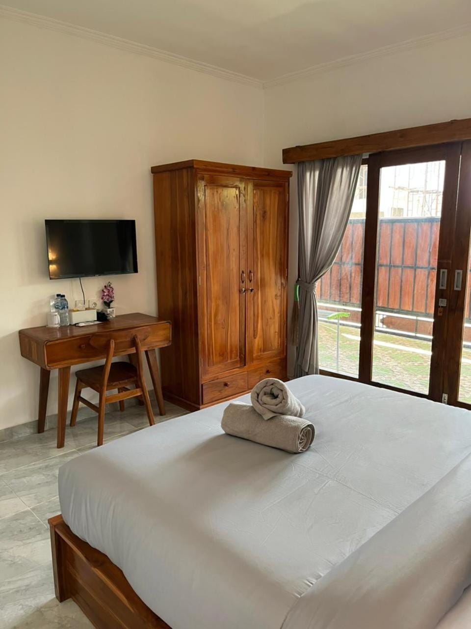 Communal lounge/ TV room, Bed, TV and multimedia, Photo of the whole room, Bedroom, hair dresser