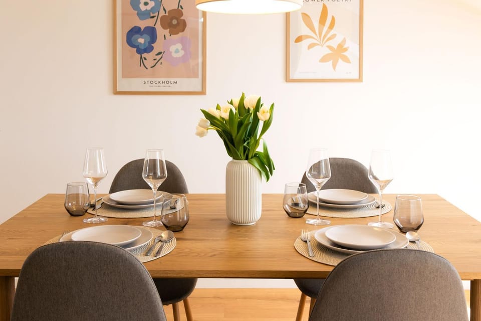 Living room, Seating area, Dining area