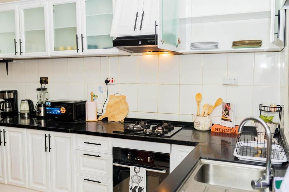 Lily's Two Bedrooms Cozy Stay in Masaki Apartment in City of Dar es Salaam