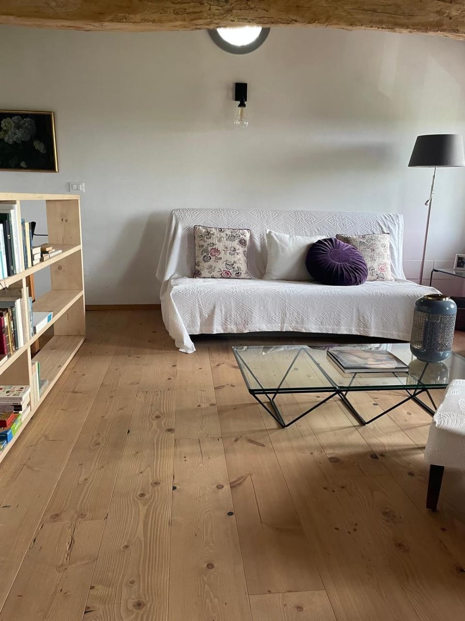 Library, Living room, Seating area