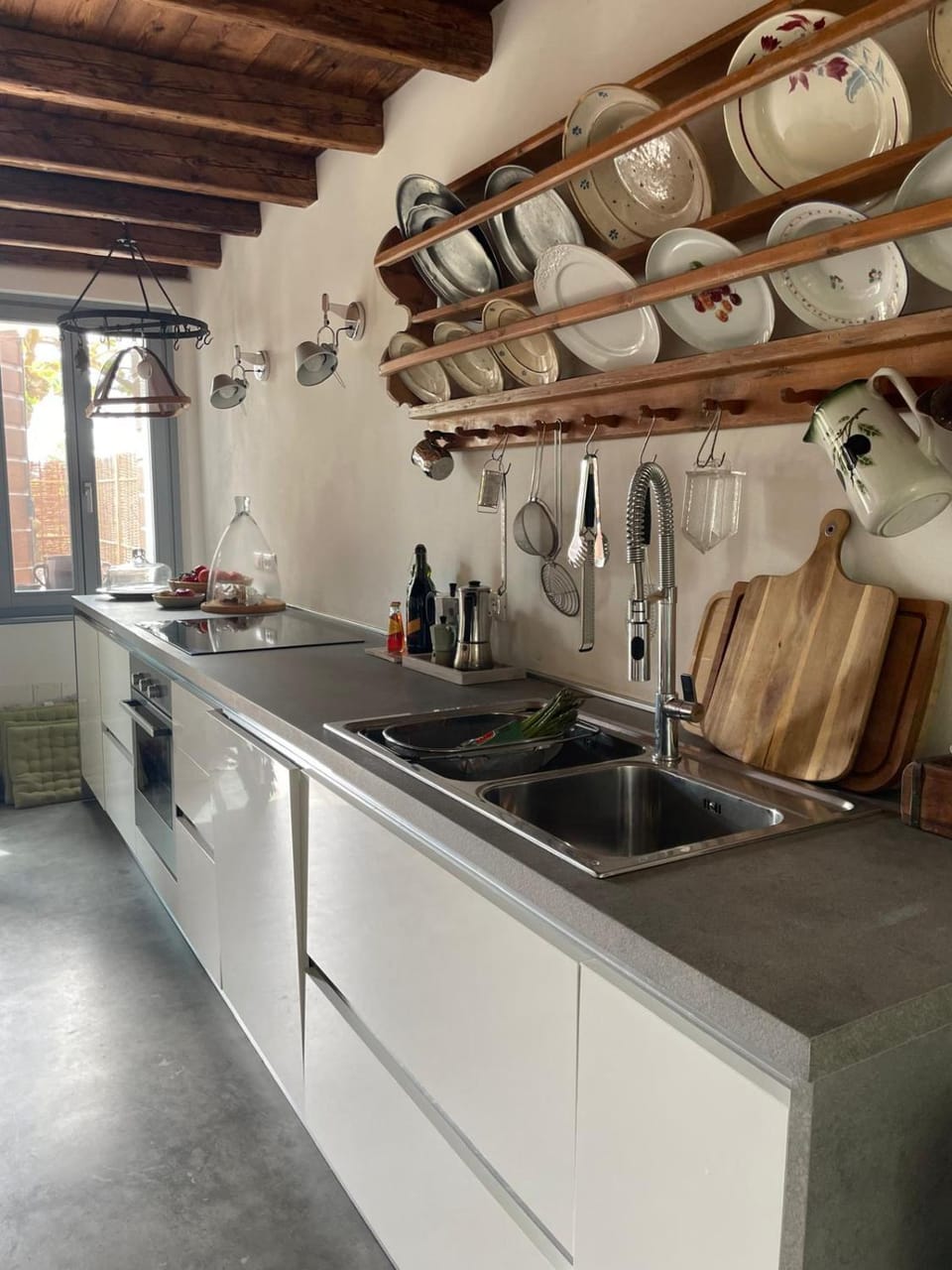 Kitchen or kitchenette, stove