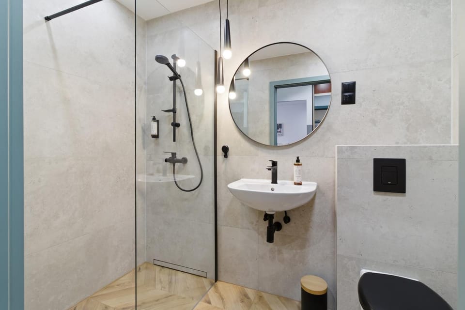 Shower, Bathroom
