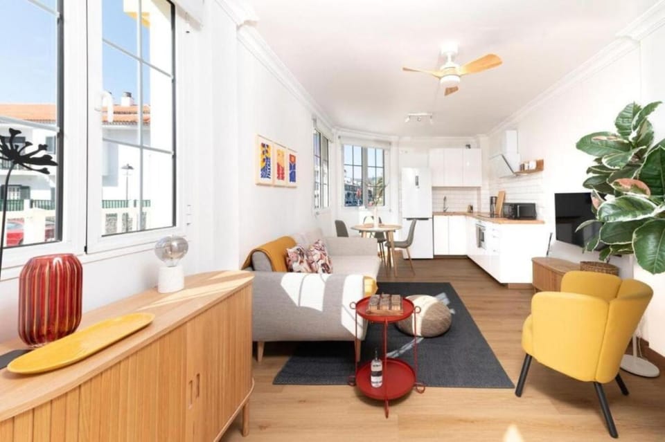 TV and multimedia, Kitchen or kitchenette, Seating area, Dining area