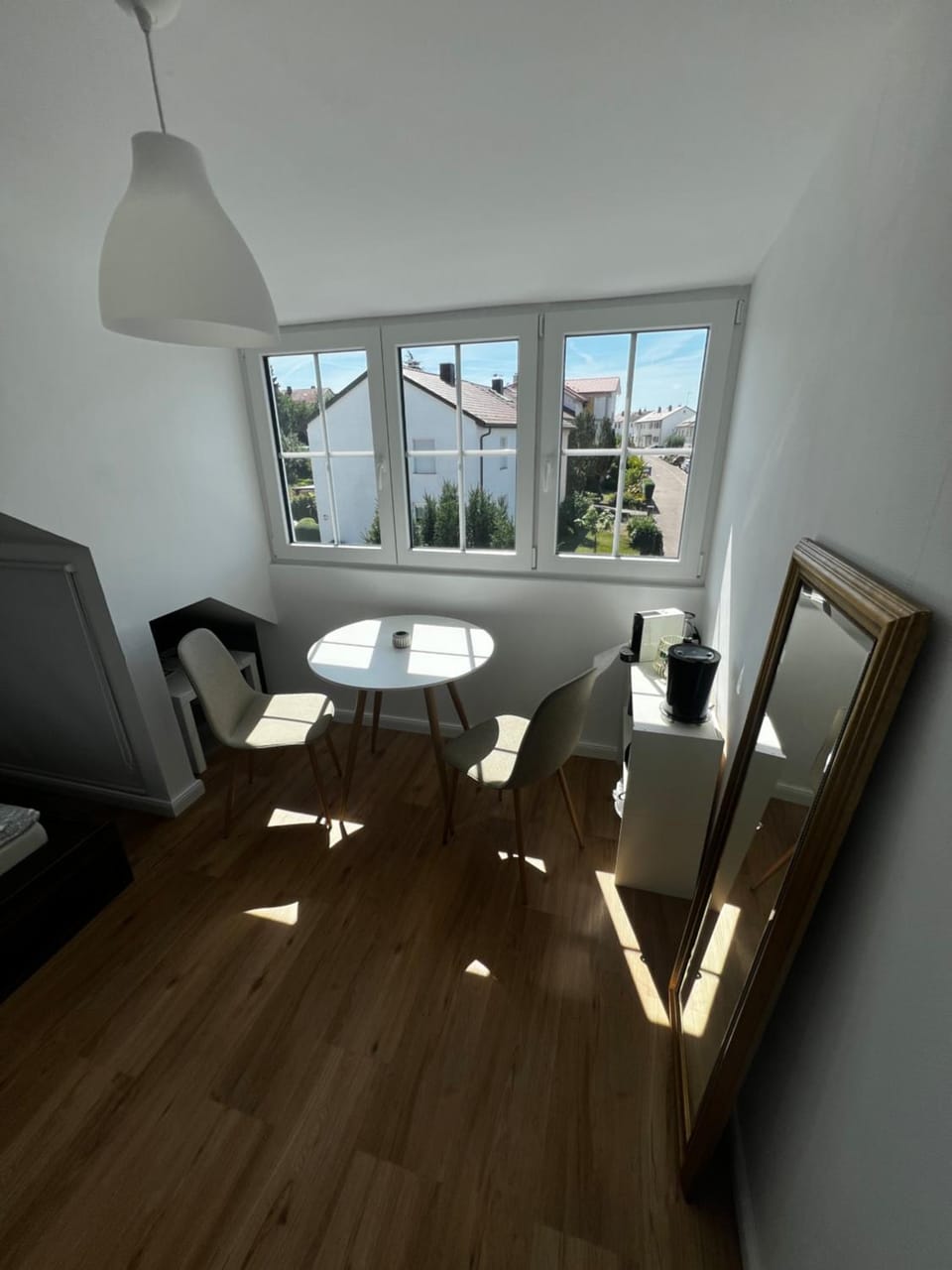 Seating area, Dining area