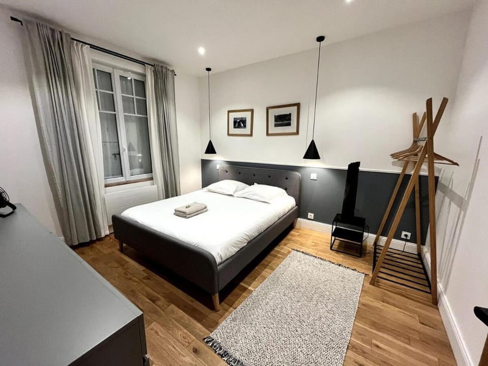 Intemporel 4 pers 2 chambres TV WiFi Apartment in Nantes