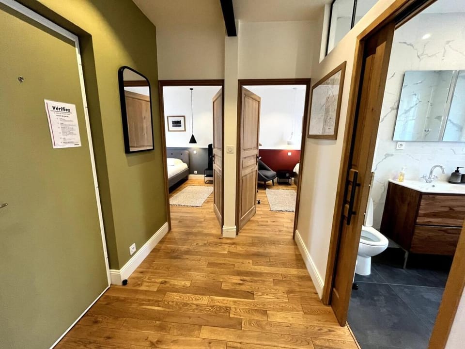 Intemporel 4 pers 2 chambres TV WiFi Apartment in Nantes