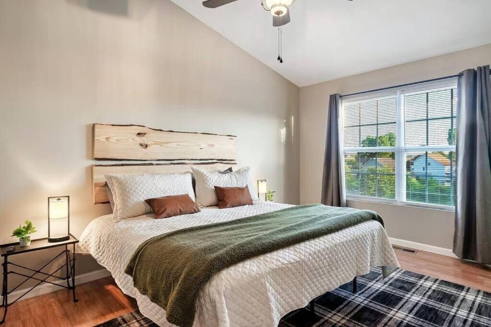 Serene Retreat Private Hot Tub and Arcade House in Sevierville