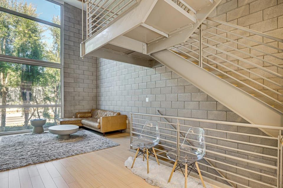 Walk to Universal Studios: Loft-Style LA Home House in Studio City