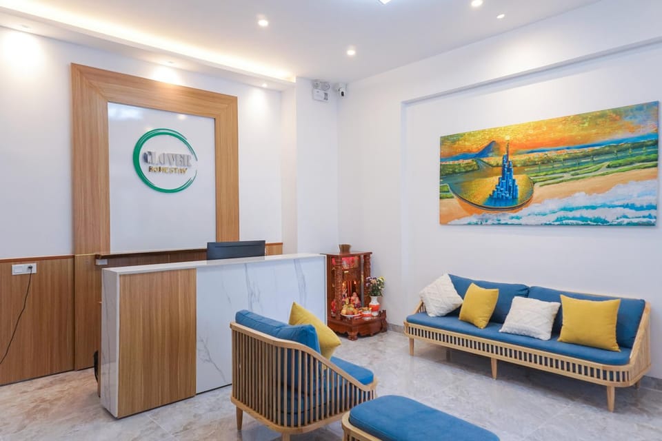 Communal lounge/ TV room, Lobby or reception