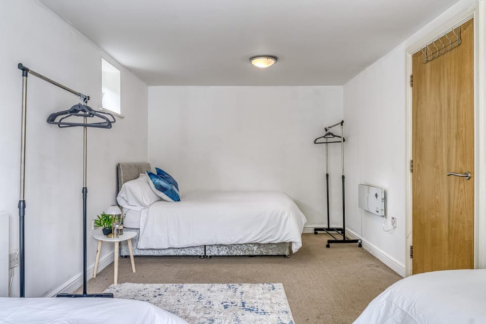 Bed, Photo of the whole room, Bedroom, towels, wardrobe