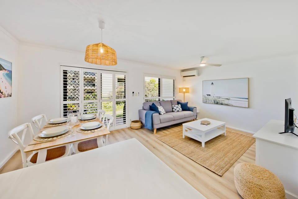 Sandy Toes Designer Lux Coastal Ground Floor Apartment hotel in Perth