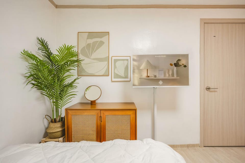 Bed, TV and multimedia, Bedroom, wardrobe