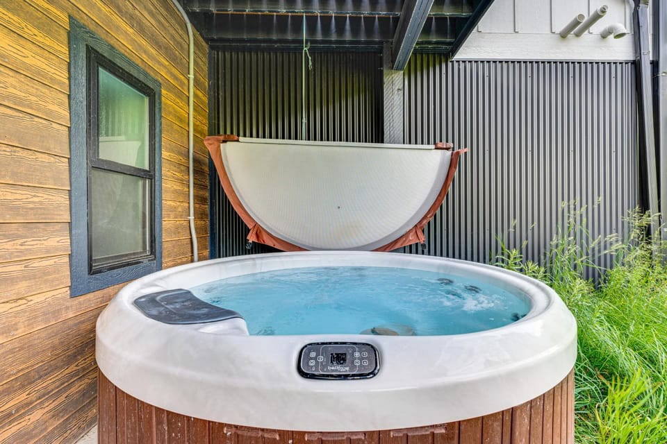 Ski-In/Ski-Out Gemini Lift Access! Home w/ Hot Tub House in Winter Park