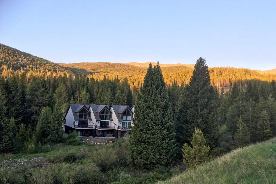Ski-In/Ski-Out Gemini Lift Access! Home w/ Hot Tub House in Winter Park