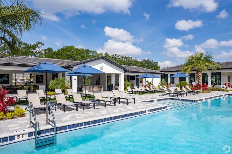 Pinnacle Apartments W Amenties by Heavenly Homes Apartment in Orlando