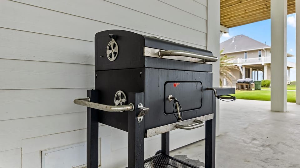 Salty Seabass 4BR Seaside Escape House in Texas City