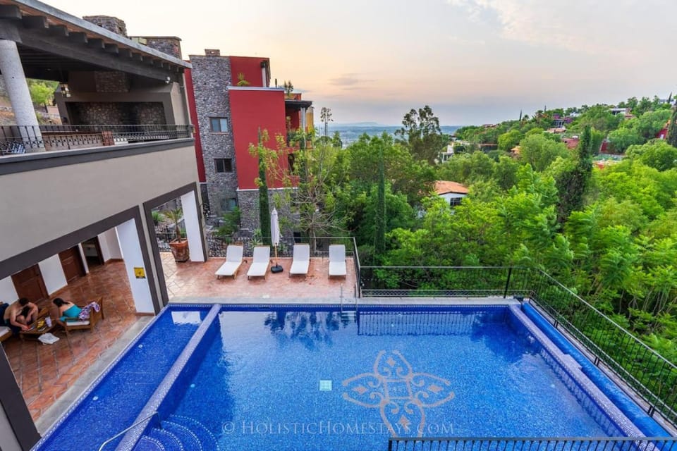 Epic San Miguel Sunset Views, Kid-friendly, Centro House in San Miguel de Allende
