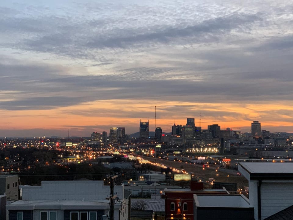 Stunning Skyline Manor - Rooftop Views Villa in East Nashville