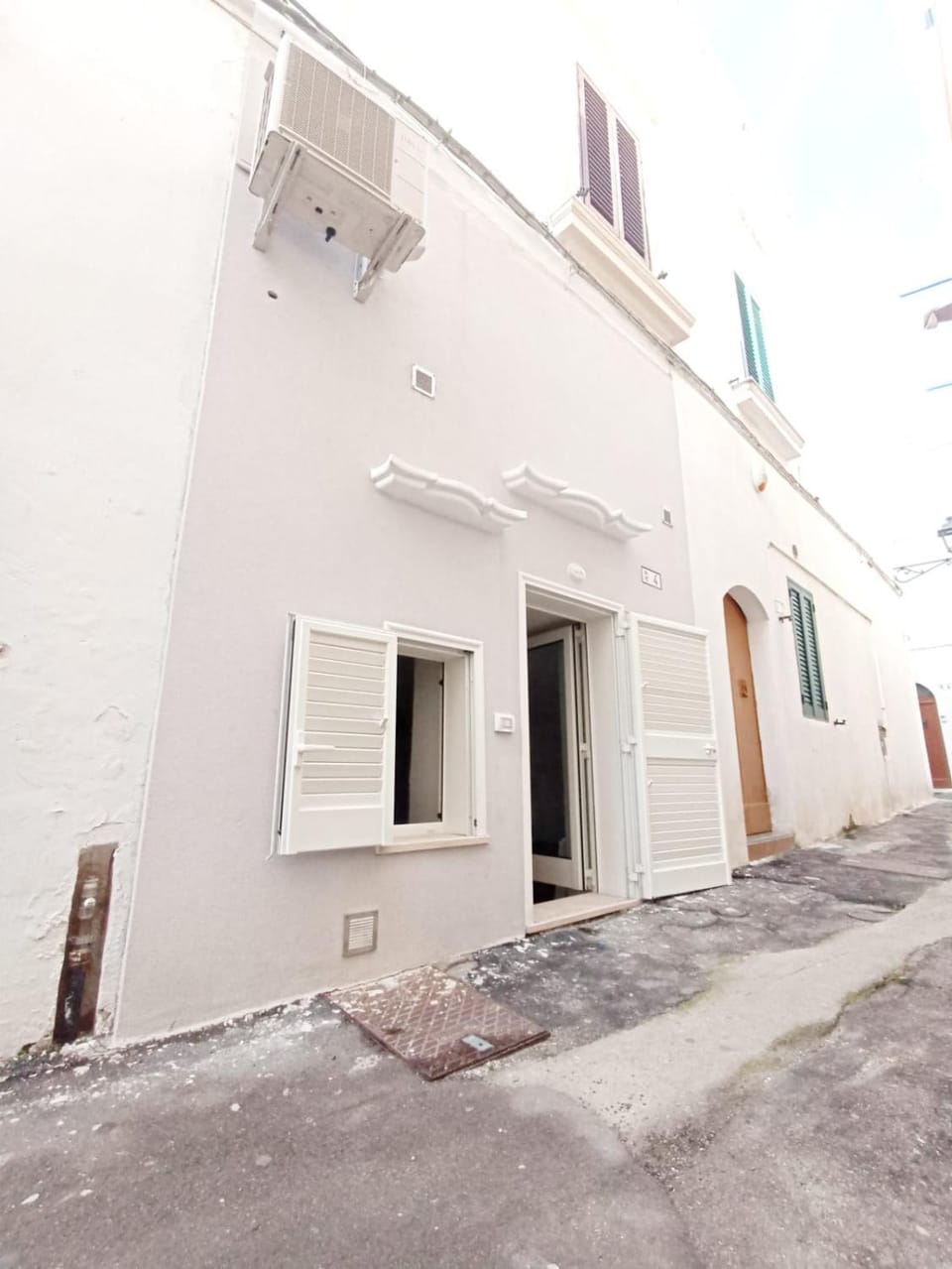 Property building, Street view