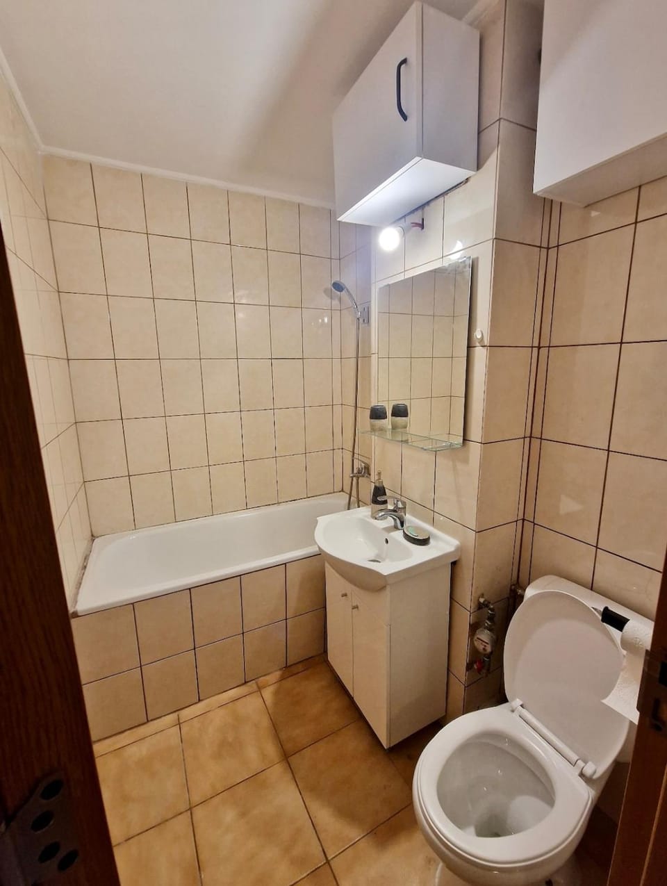 Shower, Toilet, Bathroom, Bath, towels