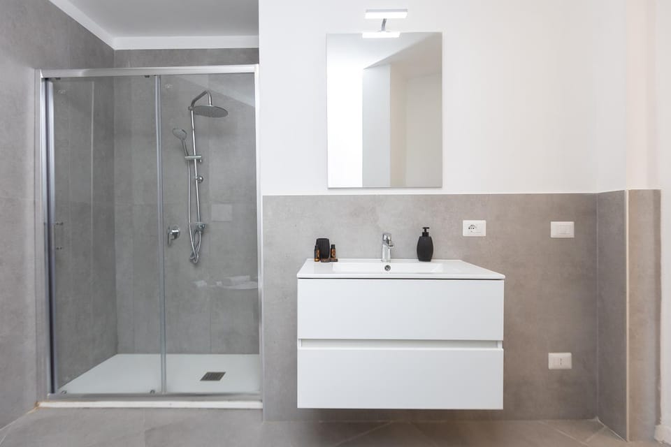 Shower, Bathroom
