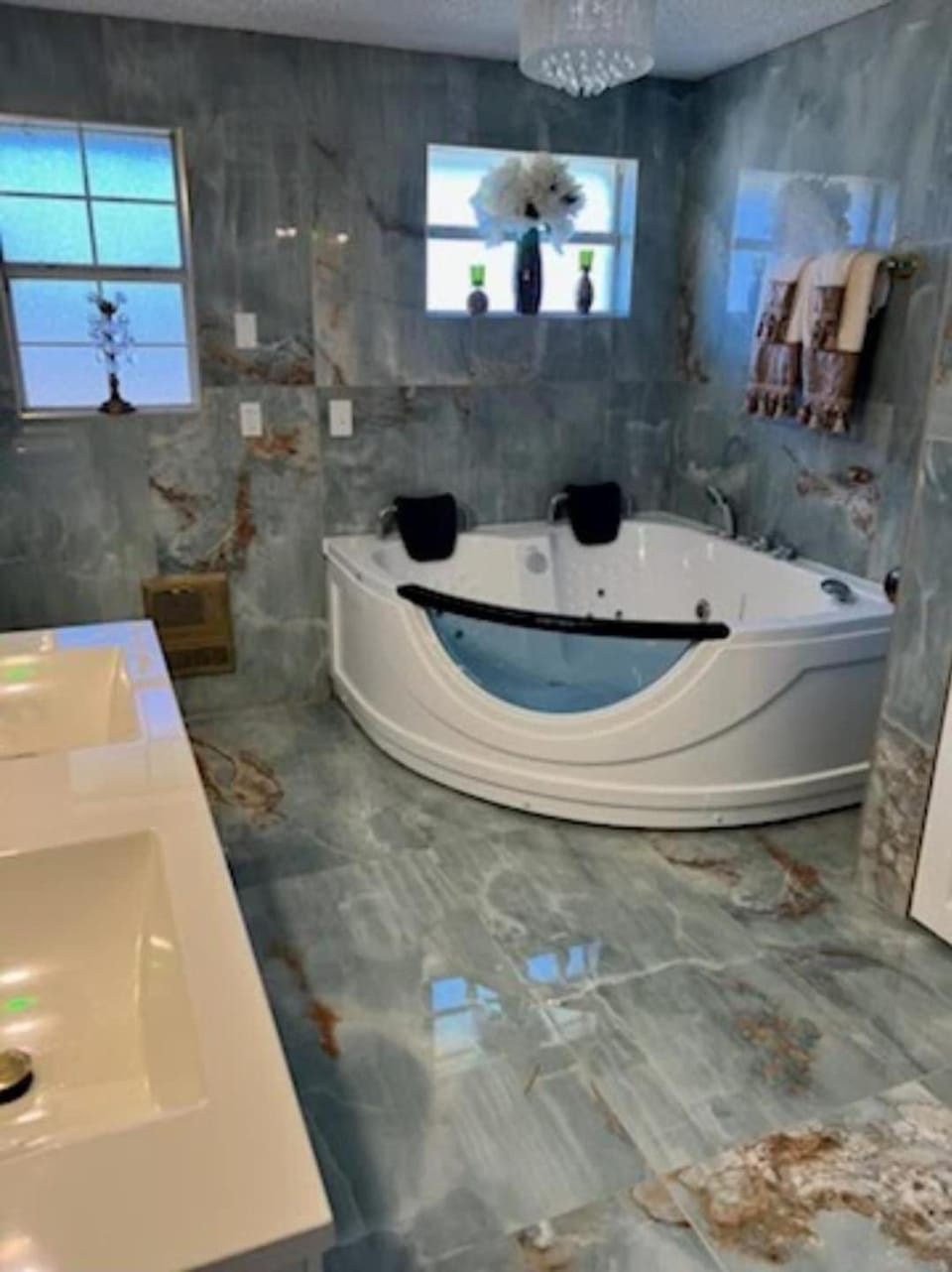 Hot Tub, Bathroom, VIP