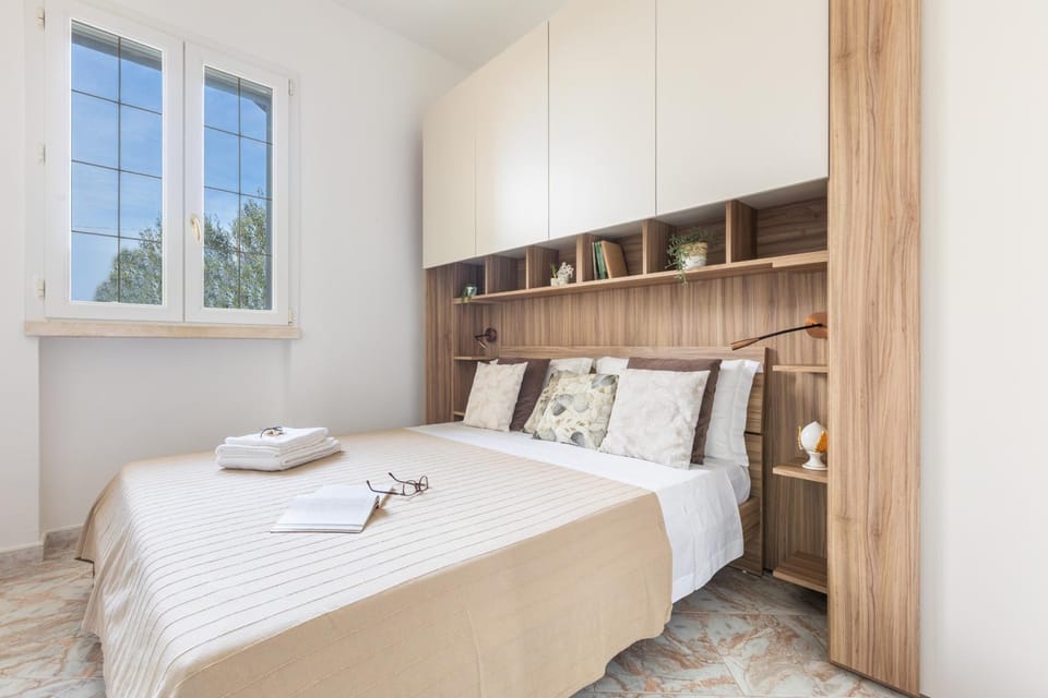 Bed, Photo of the whole room, Bedroom, towels, wardrobe
