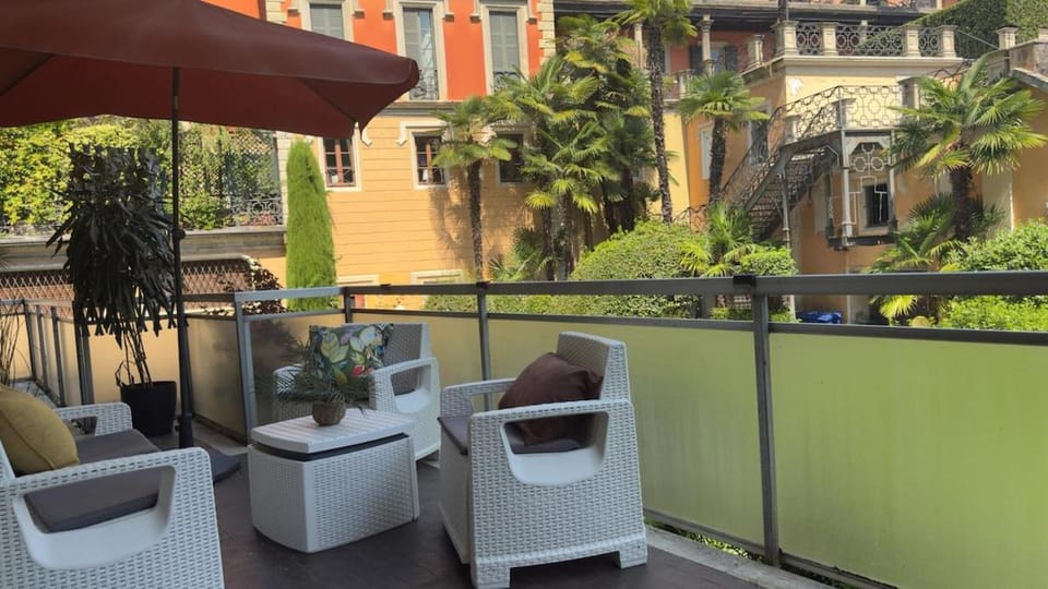 Como Lake - Balcony, Private Parking, 2 Bathrooms Apartment in Cernobbio