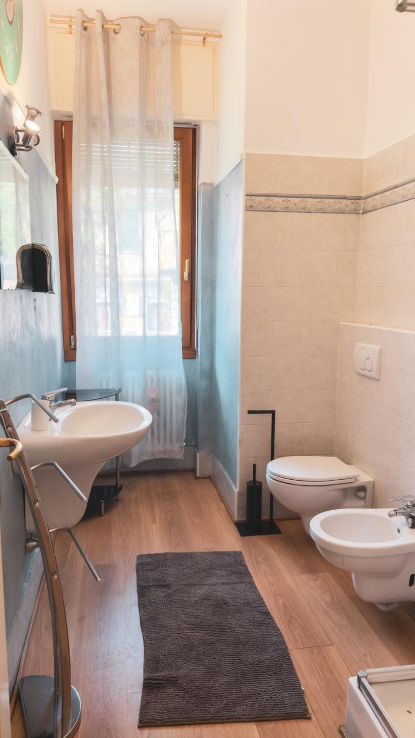 Como Lake - Balcony, Private Parking, 2 Bathrooms Apartment in Cernobbio