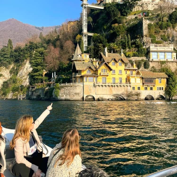 Como Lake - Balcony, Private Parking, 2 Bathrooms Apartment in Cernobbio