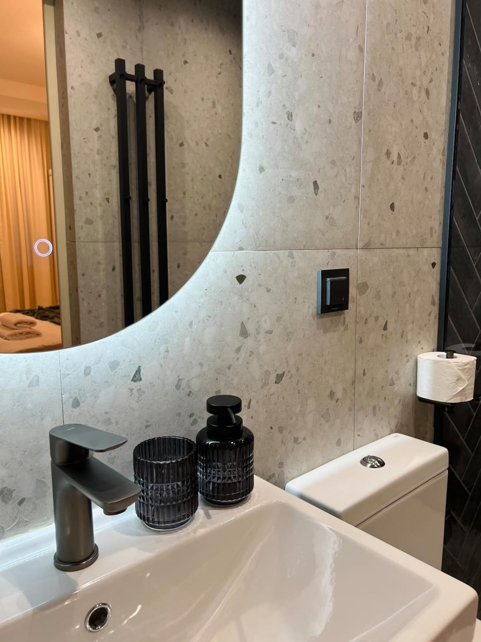 Stylish 2 BR Prime Location Apartment in Yerevan