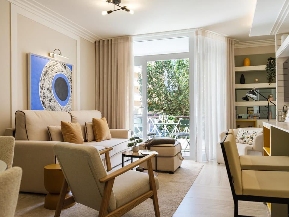 Living room, Dining area