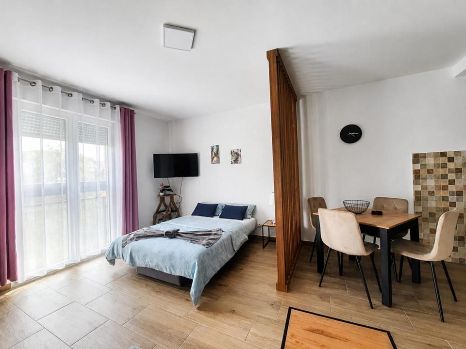 Dining area, Bedroom