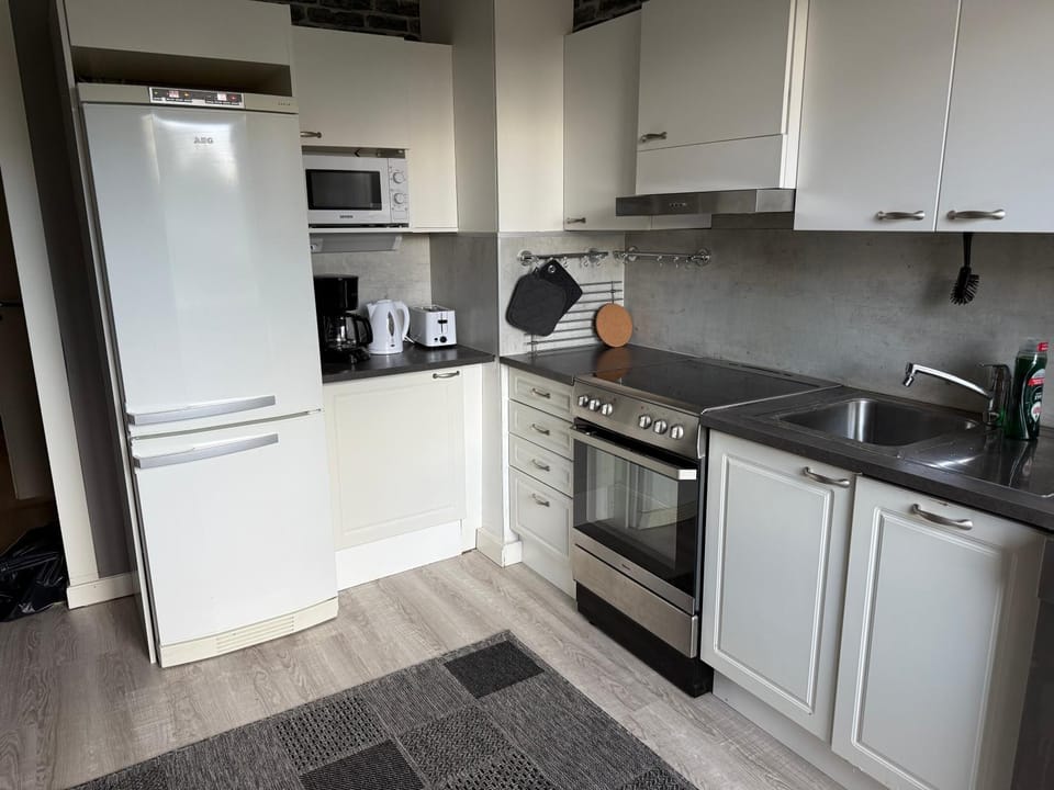 Kitchen or kitchenette, stove, stove, kitchen, kitchen
