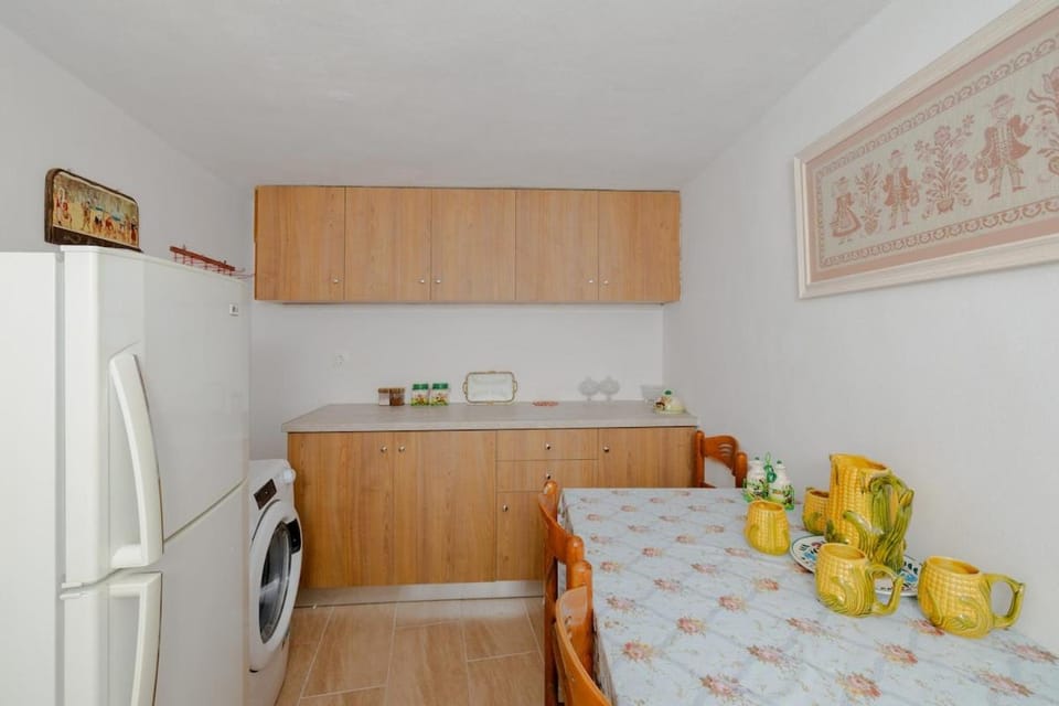 Statis House Apartment in Lardos